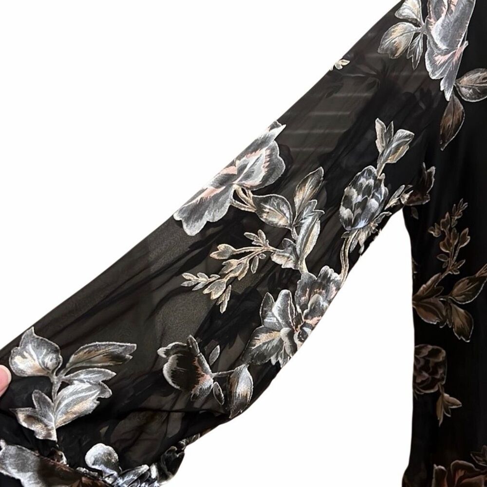 White House Black Market Silk-Blend Floral Burnout Blouse - Sz Med - Picture 9 of 14